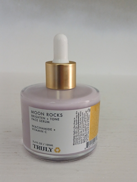 TRULY Other - TRULY Moon Rocks Brighten + Tone Face Serum